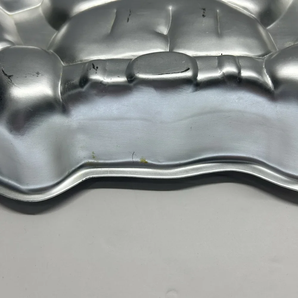 Wilton 502-1212 Superman Cake Pan Mold From 1977 DC Comics Super Hero Birthday